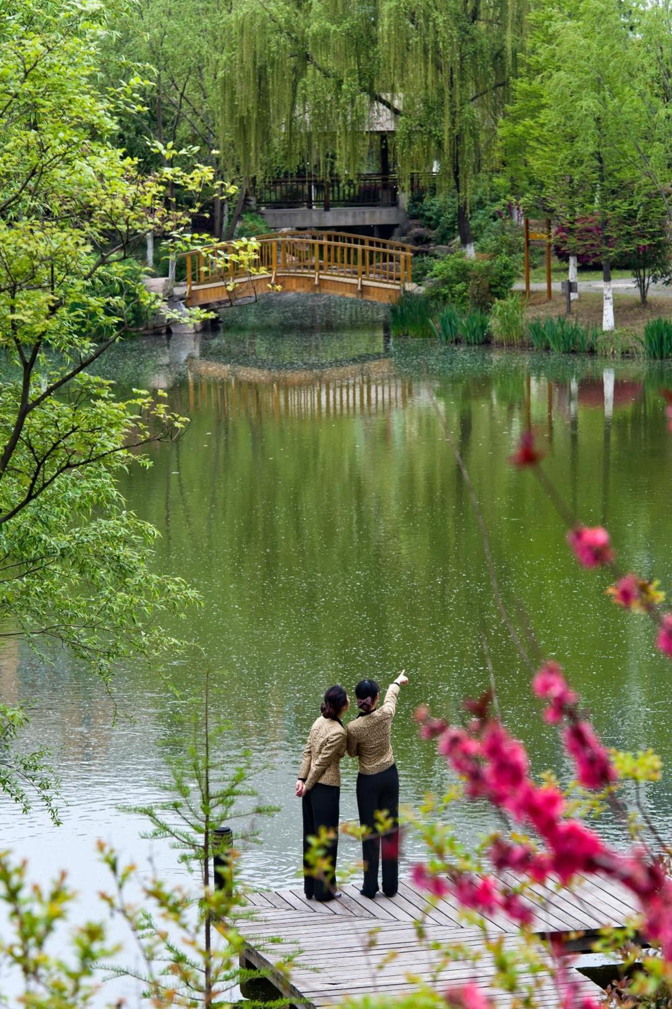 ננג'ינג Jinling Riverside Hotel מראה חיצוני תמונה